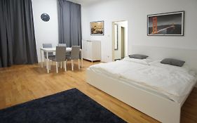 Modern Apartment In Central Vienna